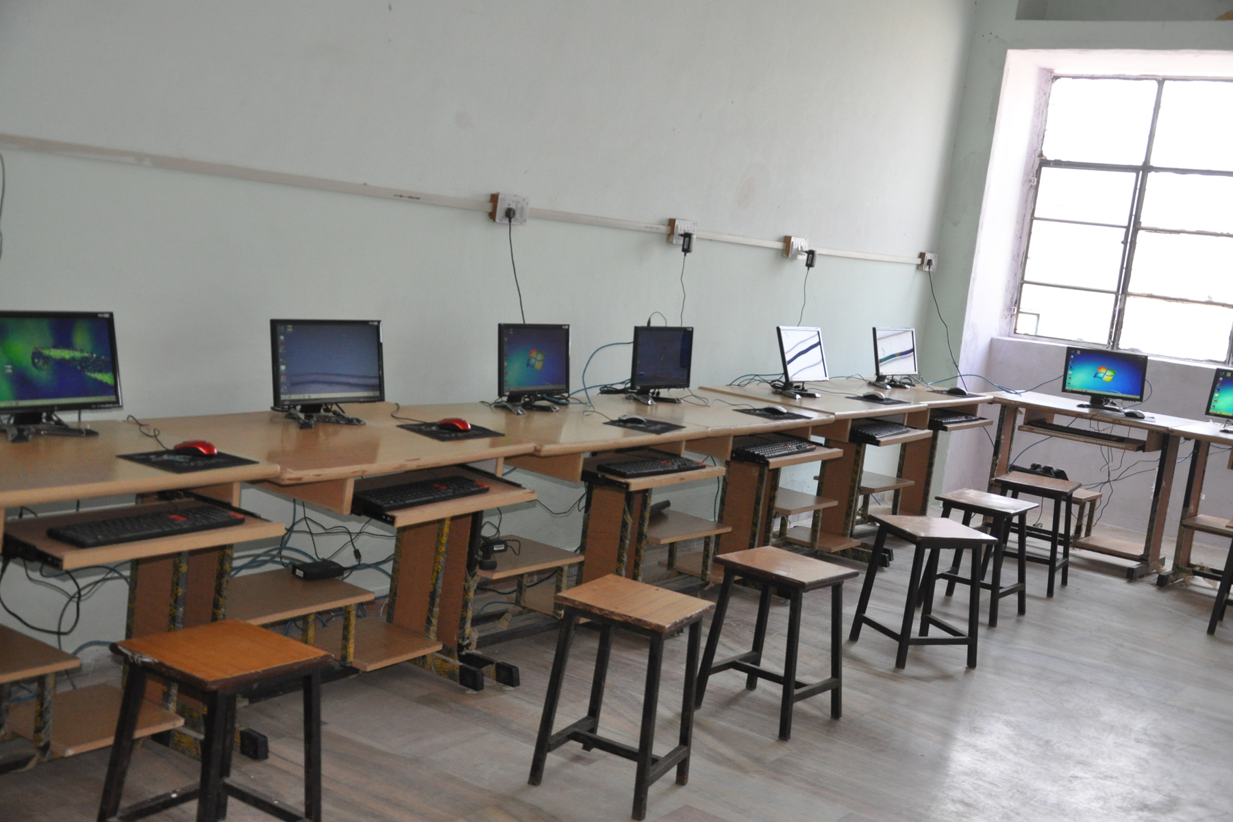 COMPUTER